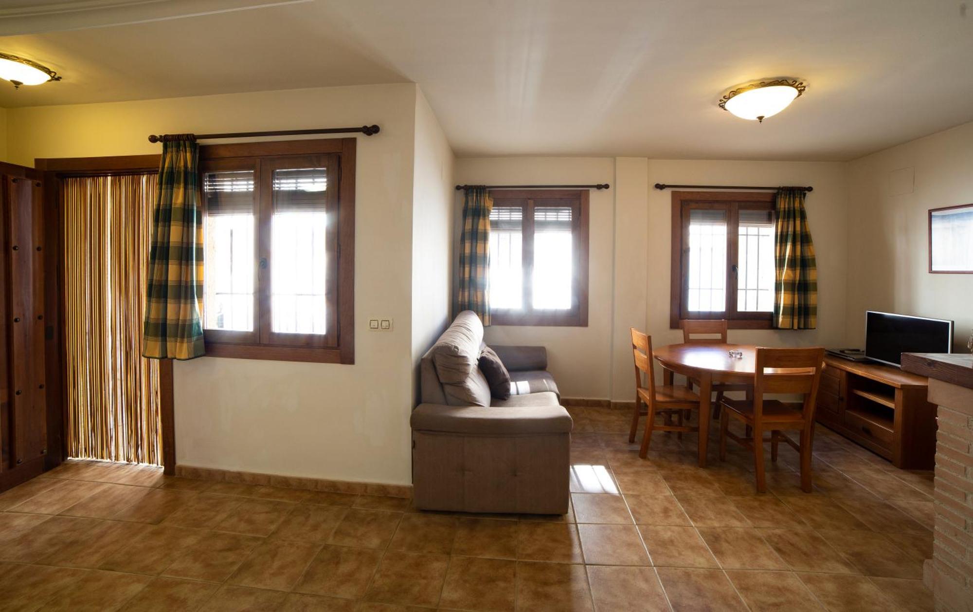 Apartamentos Berrocal Alcala del Jucar Exterior photo